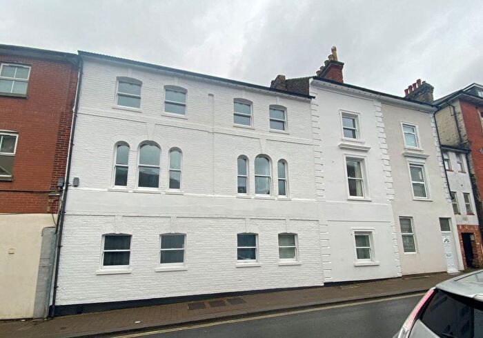 2 Bedroom Flat For Sale In Flat Iona House, Nelson Street, Aldershot, Hampshire, GU11