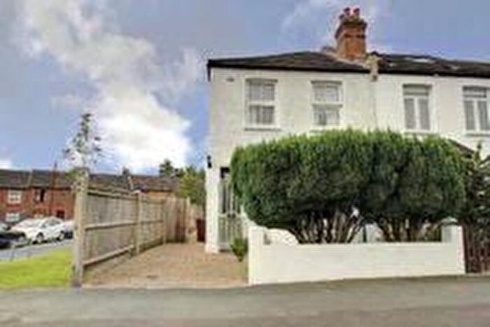 Studio To Rent In South Vale, Harrow, Middlesex, Ph, Harrow, HA1