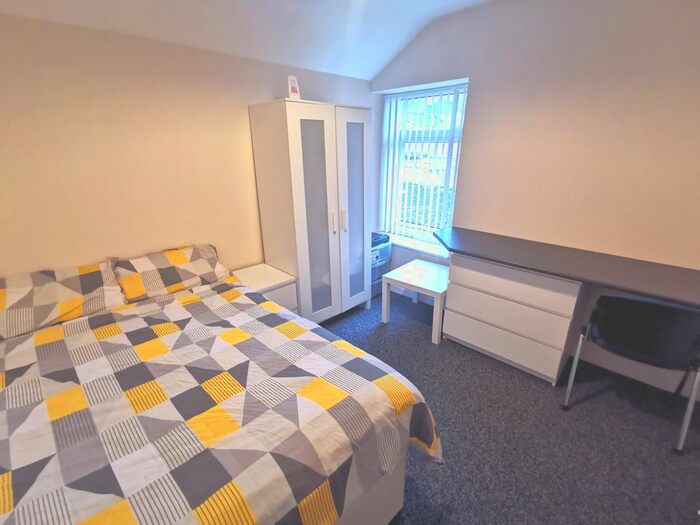 5 Bedroom Property To Rent In Henrietta Street, City Centre, Swansea SA1