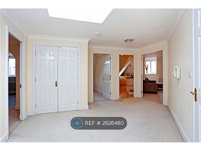 2 Bedroom Flat To Rent In Windsor House, Stanmore, HA7