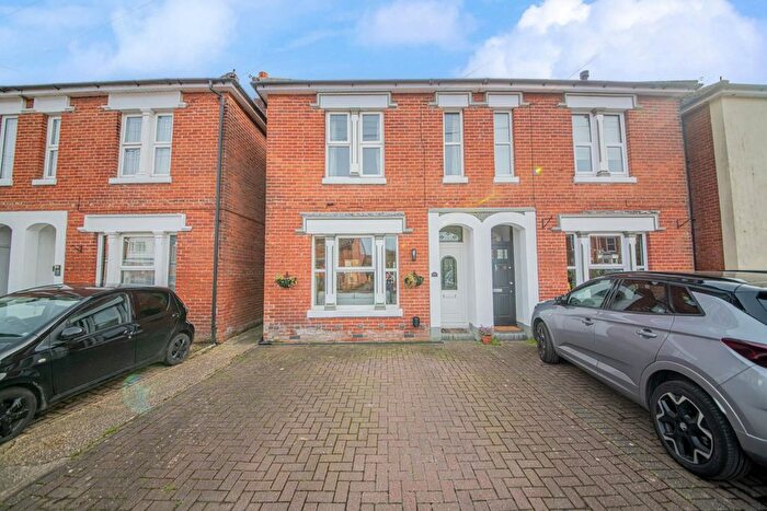 3 Bedroom Semi Detached House For Sale In Scotter Road, Bishopstoke, Eastleigh, SO50