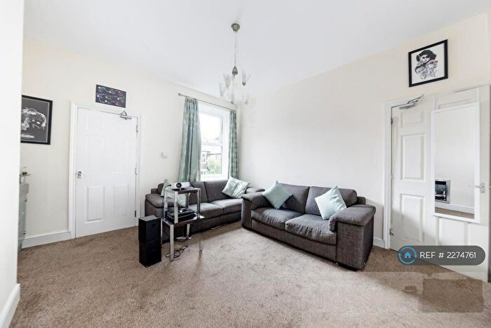 3 Bedroom Maisonette To Rent In Shortridge Terrace, Newcastle Upon Tyne, NE2