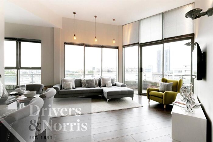 2 Bedroom Penthouse To Rent In City Road, Old Street, London, EC1V