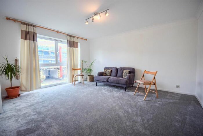 2 Bedroom Flat To Rent In Pelham Road, London, SW19