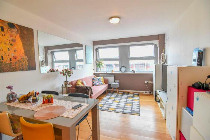 2 Bedroom Property To Rent In London Road, London, SW16