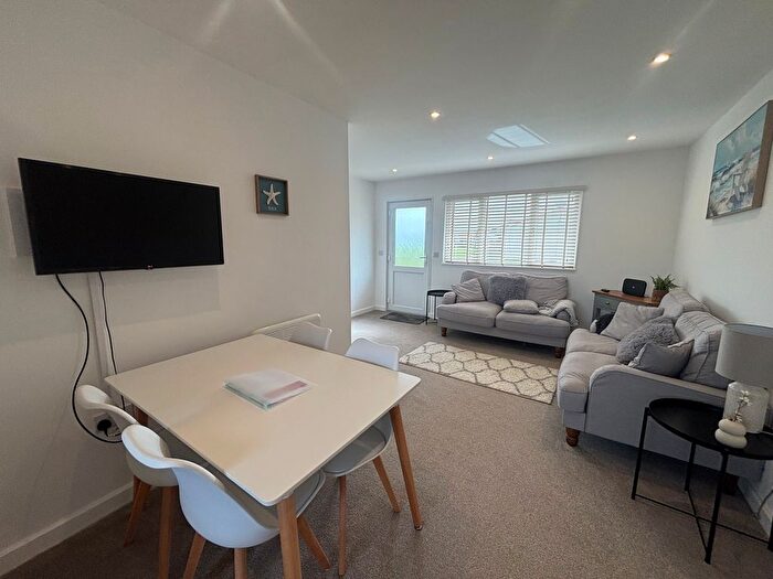 2 Bedroom Chalet To Rent In Mill Lane, Bacton, Norwich, NR12