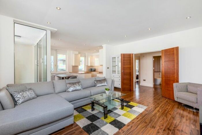 2 Bedroom Flat To Rent In The Quadrangle, Chelsea Harbour, London, SW10