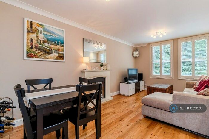 2 Bedroom Flat To Rent In Cadogan Terrace, London, E9