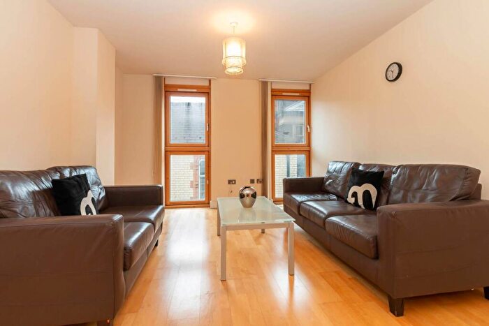 1 Bedroom Apartment To Rent In Temple House, Temple Street, B2