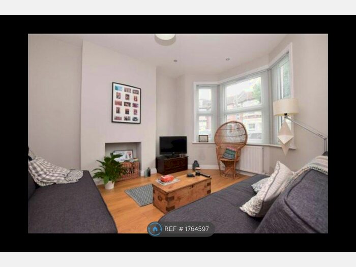 4 Bedroom Terraced House To Rent In Kellino Street, London, SW17