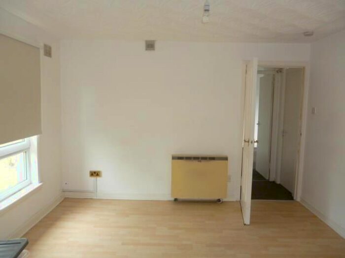 2 Bedroom Flat To Rent In Forth Drive, Livingston EH54