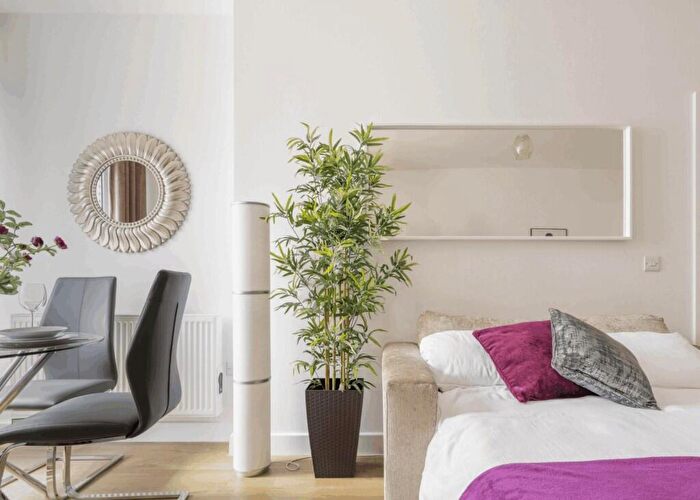 1 Bedroom Serviced Apartments To Rent In Huntingdon Road, Redhill, Surrey, RH1