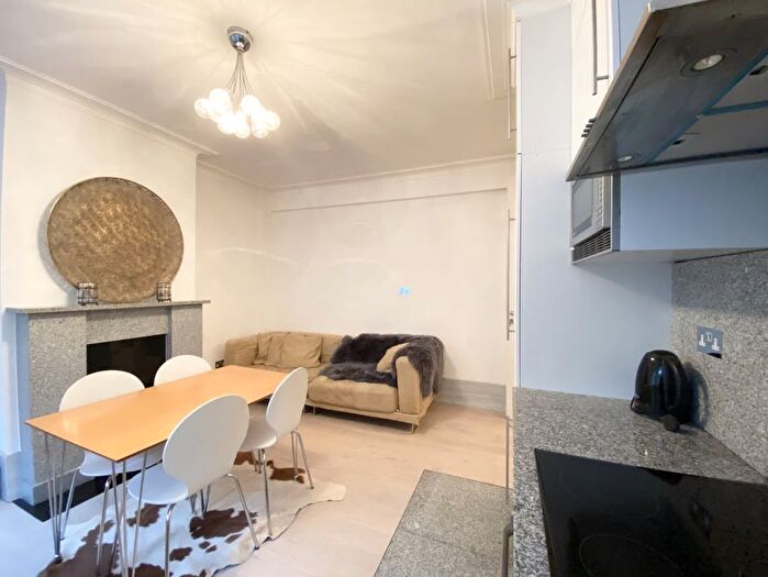 1 Bedroom Flat To Rent In Goodwood Court, London, W1W