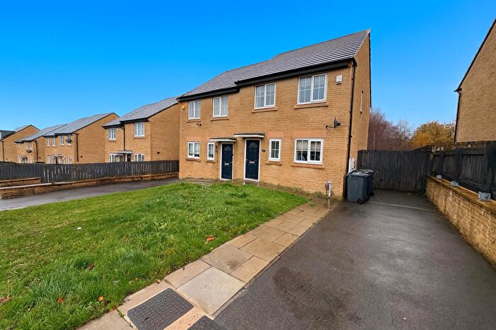 3 Bedroom Semi-Detached House To Rent In Beck Bridge Lane, Allerton, Bradford, BD15