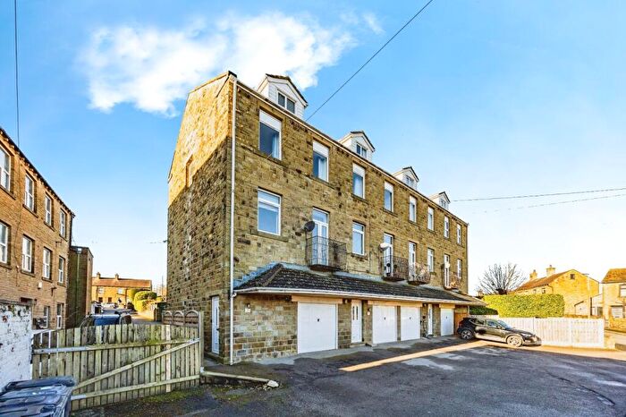 5 Bedroom End Of Terrace House For Sale In Gib Lane, Skelmanthorpe, Huddersfield, West Yorkshire, HD8