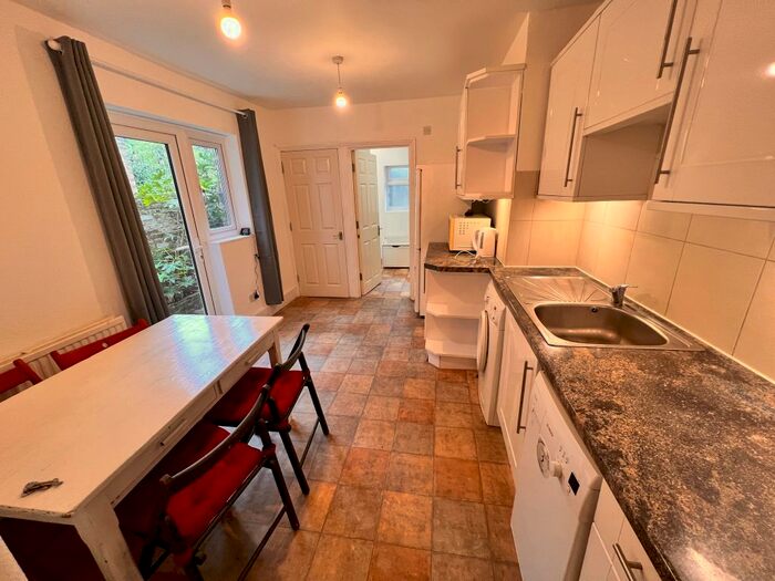 2 Bedroom Flat To Rent In Fairbridge Road, Archway, N19