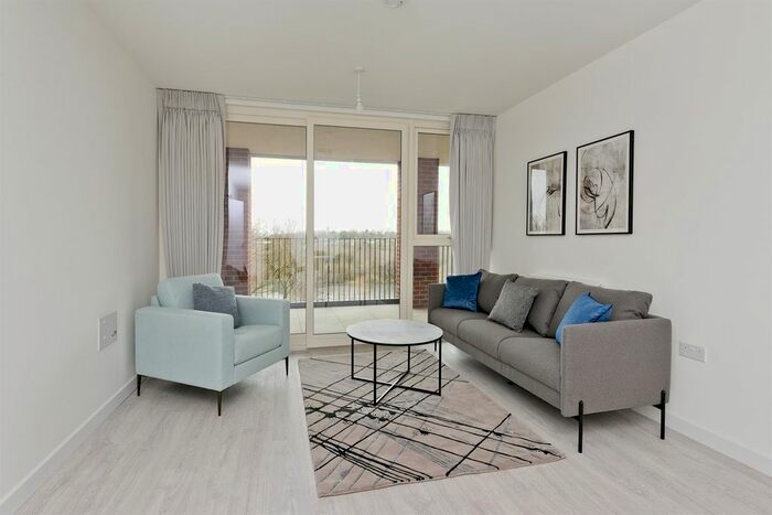 2 Bedroom Flat To Rent In Rosefinch Apartments, Hendon Waterside, NW9