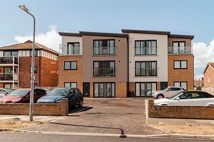2 Bedroom Flat For Sale In Beach Avenue, Birchington, CT7