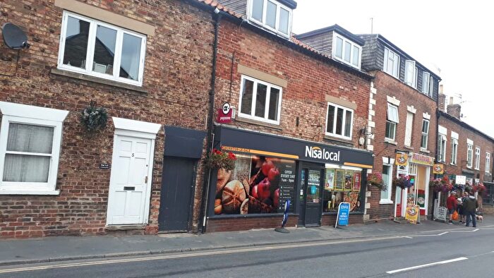 3 Bedroom Flat To Rent In Pickering Road, Pickering, YO18