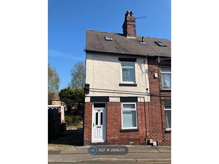 3 Bedroom End Terrace House To Rent In Brooke St, Barnsley, S74