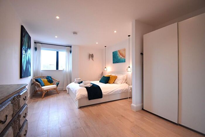 2 Bedroom Apartment To Rent In Kennaway Apartments, Commercial Rd, EX2