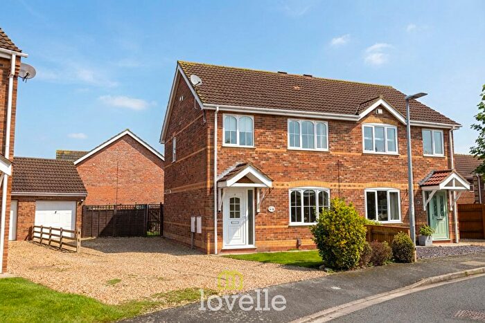 3 Bedroom Semi-Detached House For Sale In Primrose Way, Cleethorpes, DN35