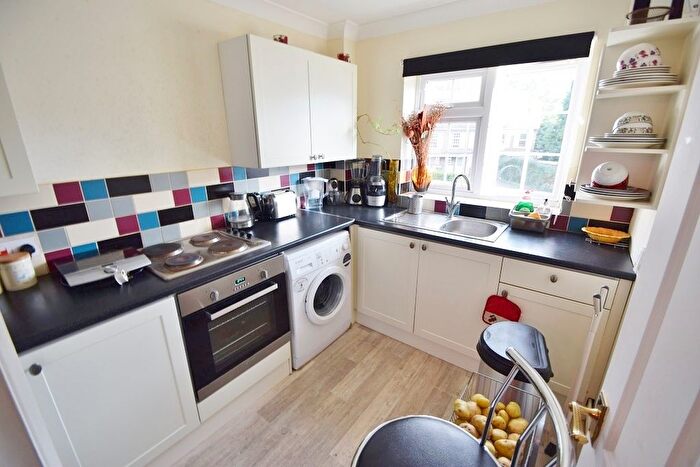 1 Bedroom Flat To Rent In Arborfield Close, Slough, Berkshire, SL1