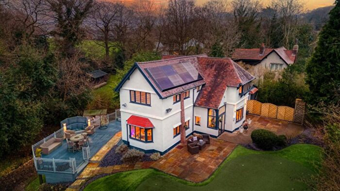 4 Bedroom Detached House For Sale In High Lane, Woodley, SK6