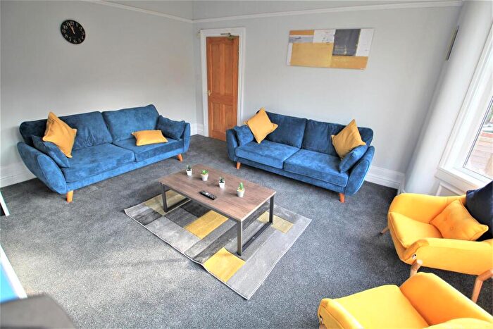 1 Bedroom Semi Detached House To Rent In Estcourt Avenue, Headingley, Leeds, West Yorkshire, LS6