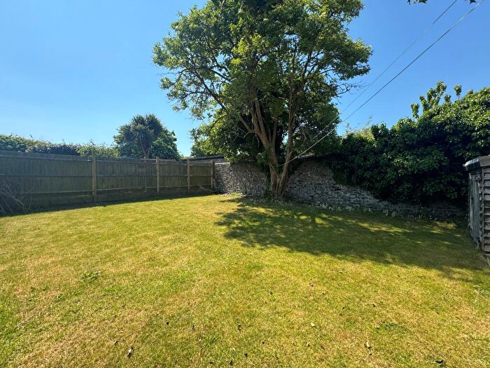 1 Bedroom Flat To Rent In Gannon Road, Worthing, BN11