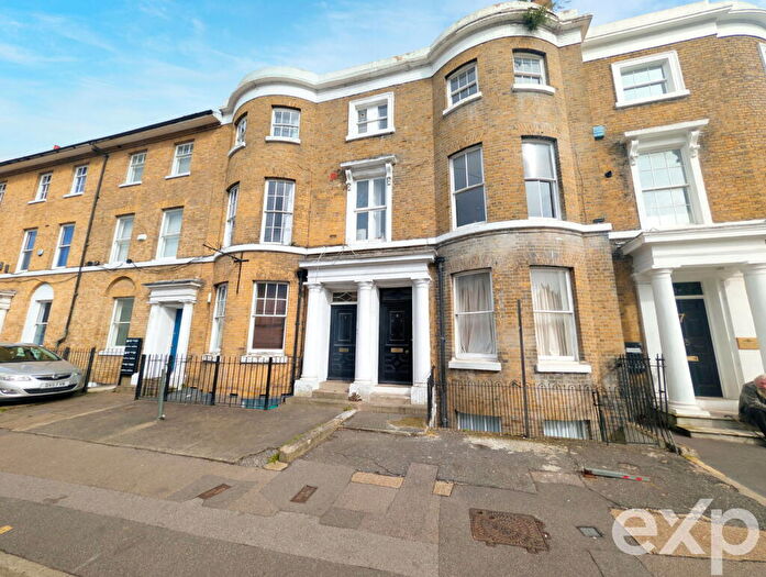 1 Bedroom Flat For Sale In King Street, Maidstone, ME14