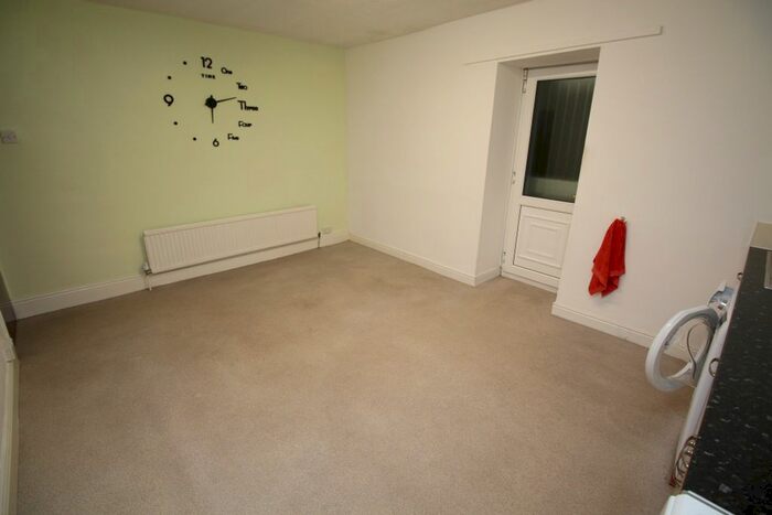 2 Bedroom Flat To Rent In Church Street, Swinton, Mexborough, S64