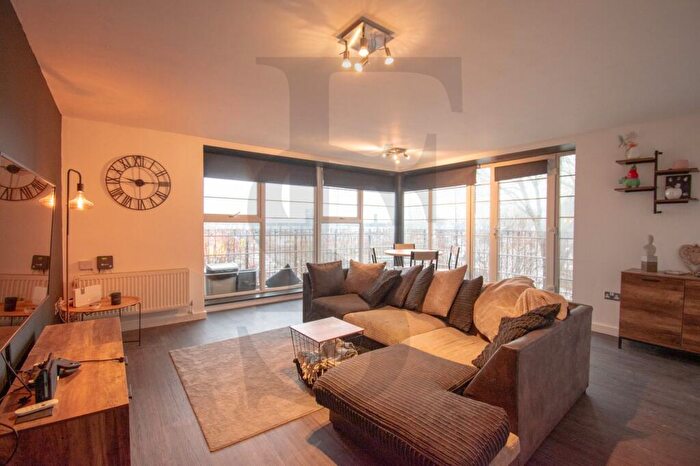 3 Bedroom Apartment For Sale In Larchmont Road, Leicester, LE4