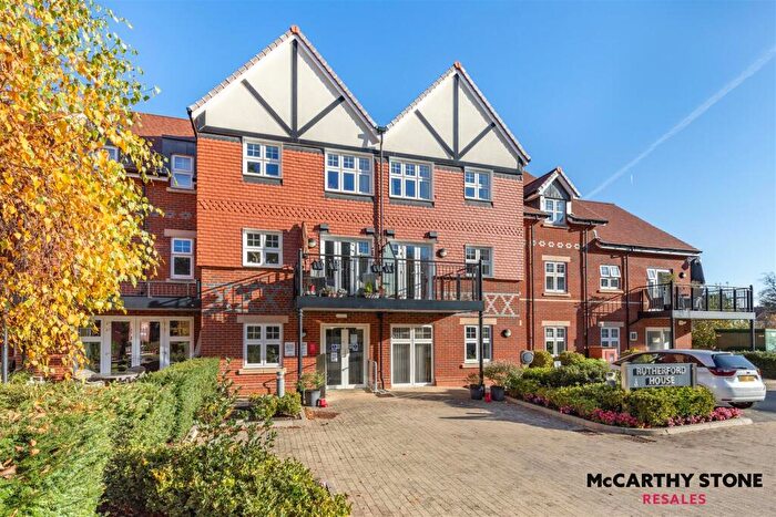 1 Bedroom Apartment For Sale In Marple Lane, Chalfont St. Peter, Gerrards Cross, SL9