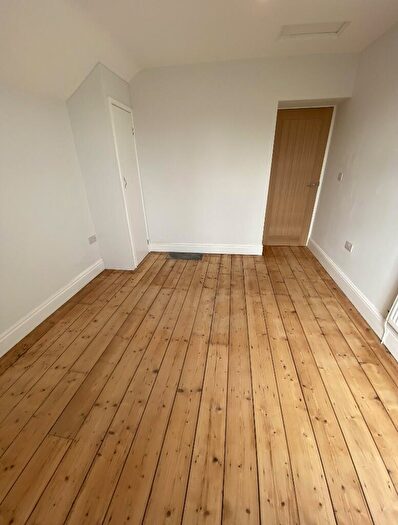 2 Bedroom Apartment To Rent In Corporation Road, Cardiff(City), CF11
