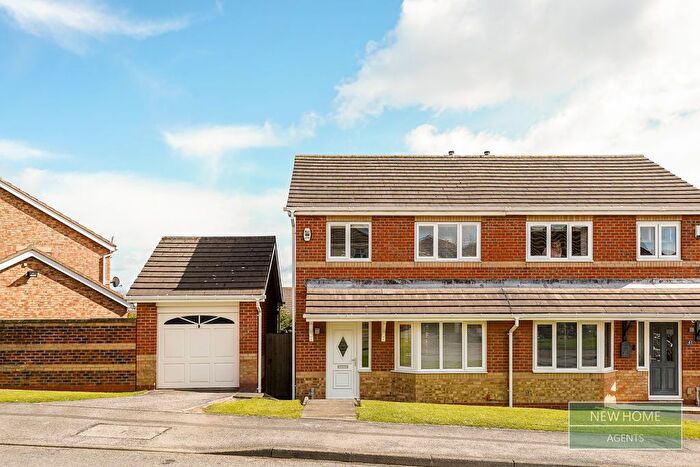3 Bedroom Semi-Detached House For Sale In Willerby Grove, Peterlee, SR8