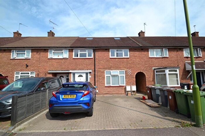 2 Bedroom Terraced House To Rent In Balmoral Drive, Borehamwood, WD6
