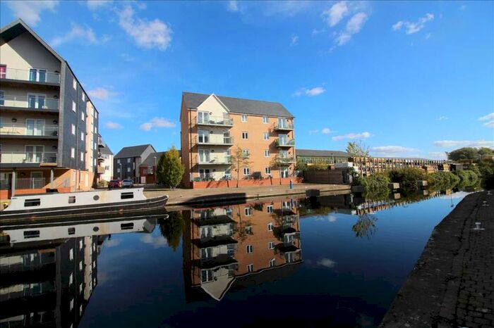 2 Bedroom Apartment To Rent In Cressy Quay, Chelmsford, CM2