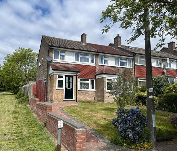 3 Bedroom End Of Terrace House For Sale In Northene, Chigwell, IG7