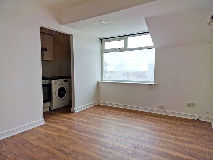 2 Bedroom Flat To Rent In Beach Road, Thornton-Cleveleys, FY5