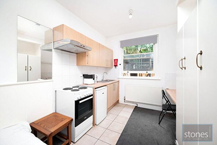 Apartment To Rent In Fellows Road, London, NW3