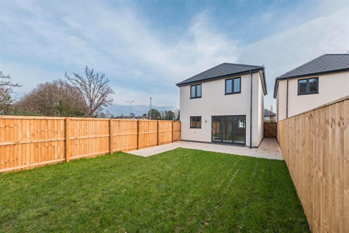 3 Bedroom Detached House For Sale In Pipers Lane, Hoole, CH2