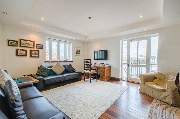 2 Bedroom Flat To Rent In Rotherhithe Street, Rotherhithe, London, SE16
