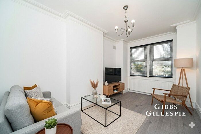 2 Bedroom Flat To Rent In Pitshanger Lane, London, W5