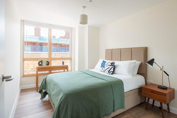 1 Bedroom Flat To Rent In Berkshire House, Queen Street, SL6