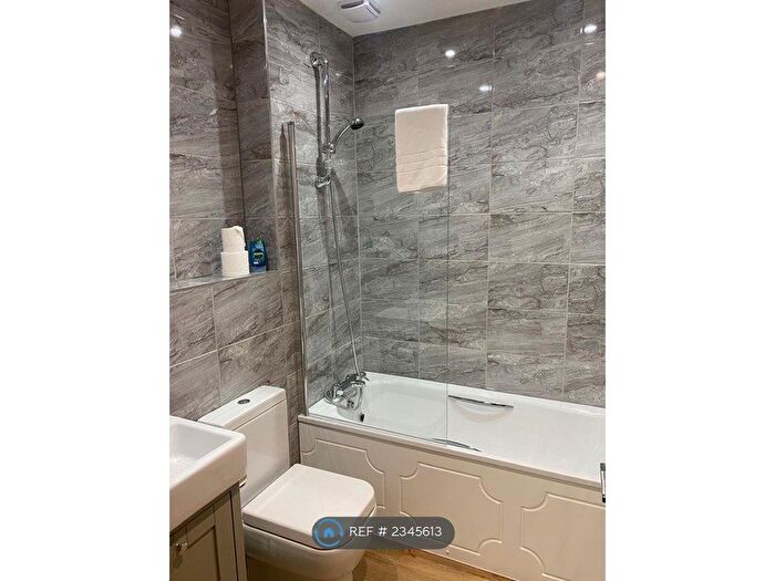 1 Bedroom Flat To Rent In Whalley Range, Manchester, M16