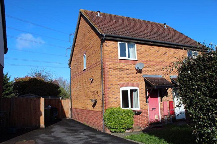 2 Bedroom Semi-Detached House To Rent In Two Double Bedrooms House On Ladygrove, OX11