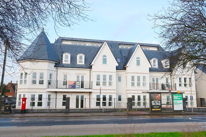 2 Bedroom Flat For Sale In Tower View, - London Road, Hadleigh, SS7