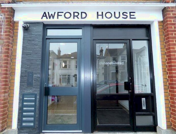 2 Bedroom Flat To Rent In Rectory Grove, Leigh On Sea, Leigh On Sea, SS9