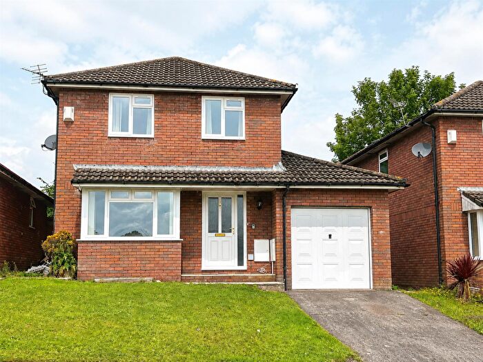 4 Bedroom Detached House For Sale In Clos Penglyn, Pencoed, Bridgend, CF35